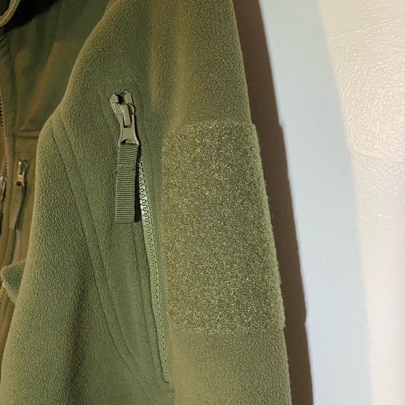 Men’s lightweight, warm fleece jacket. Size large, excellent condition. - Picture 4 of 6